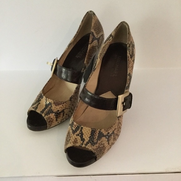 Michael Kors Faux Python Pumps | 7.5 - Picture 2 of 7